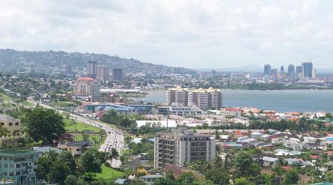 Вид с высоты на Порт-оф-Спейн, Тринидад и Тобаго