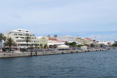 Гамильтон, Бермудские Острова. Вид с моря на причал