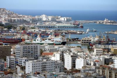 Вид на порт с морскими судами. Алжир